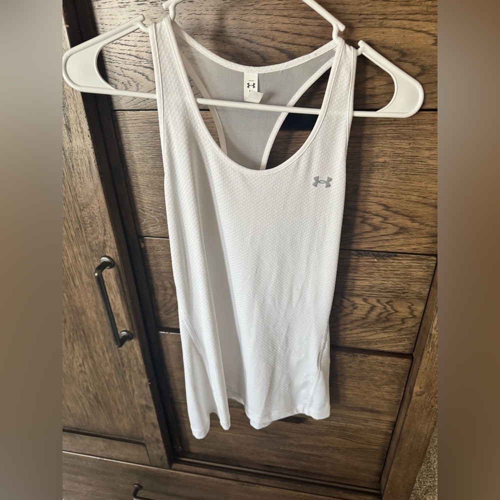 Under Armour Heat Gear Womens tank top

Size small